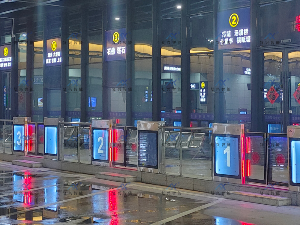候车站站台门